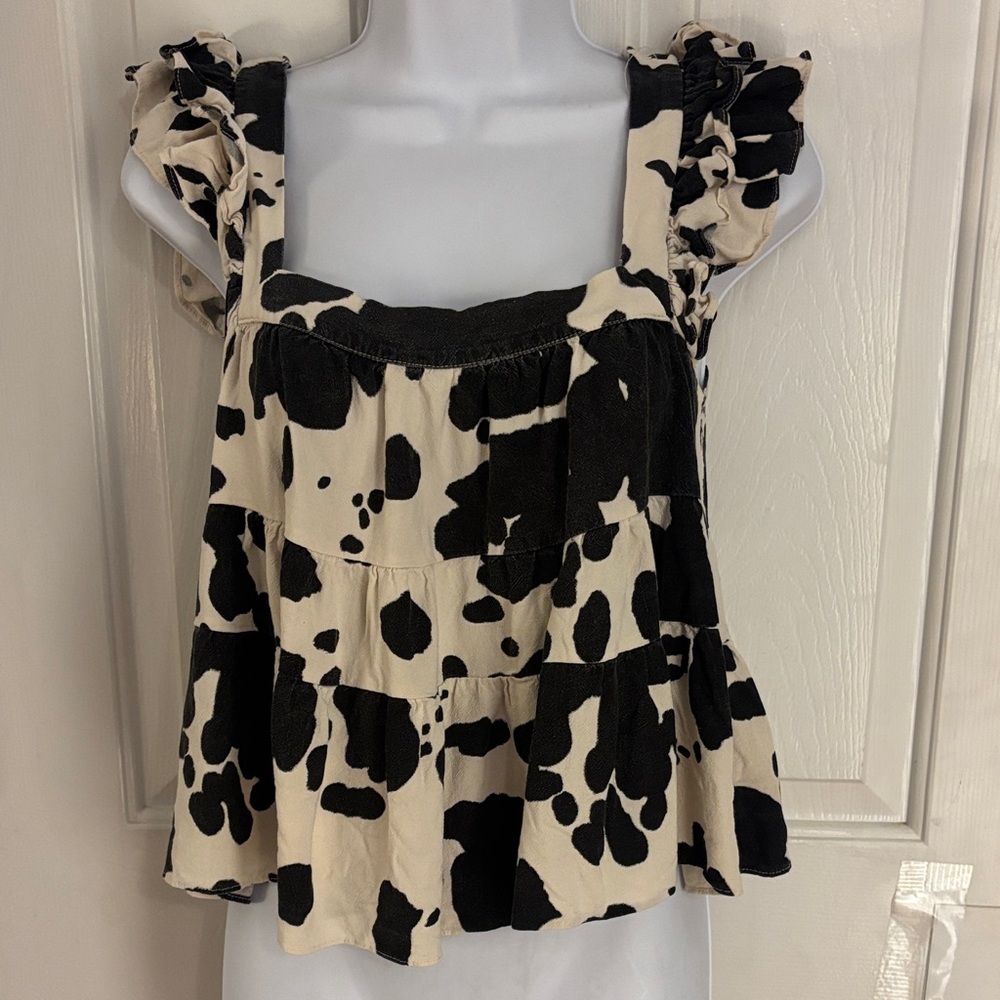 Ruffled Black and Cream flowy Top